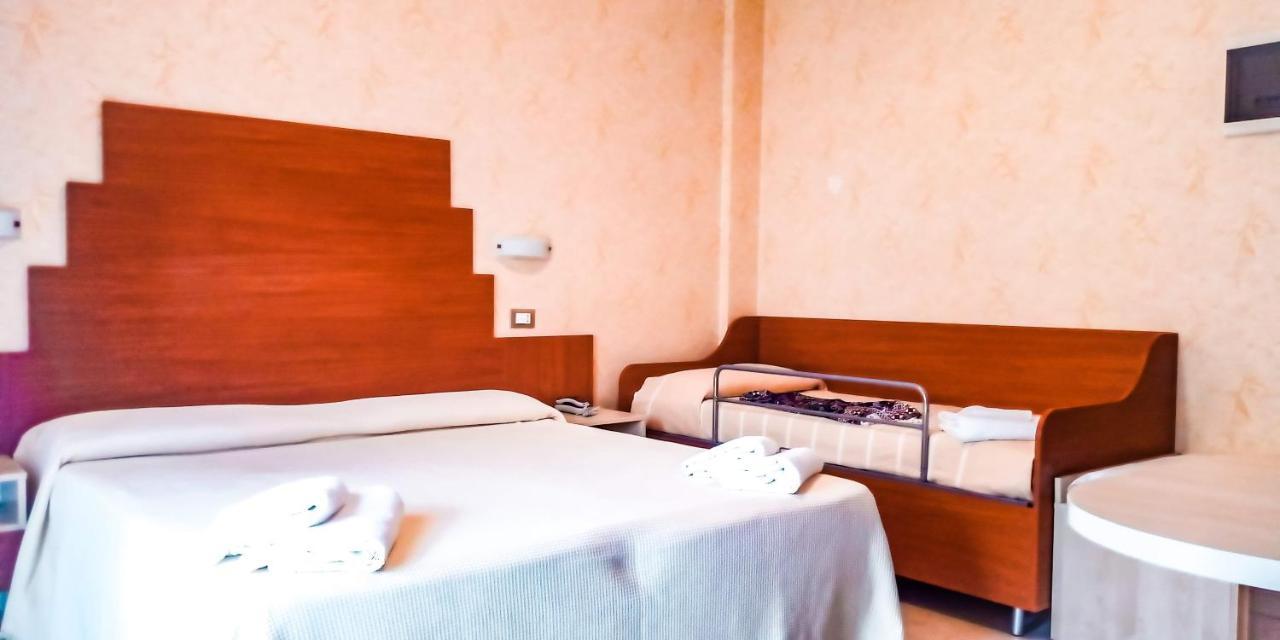 Hotel Condor Milano Marittima Exterior foto